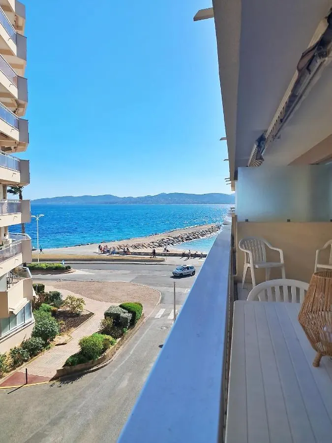 Saint-Raphael-Front De Mer-Wifi-Clim 0*, Saint-Raphael (Var) France